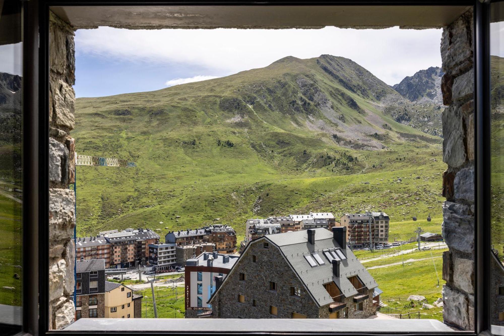 Increibles Vistas A Las Montanas En El Pas De La Casa - Parking - Wifi - Ski In Ski Out L By Bonesvacances Bagian luar foto
