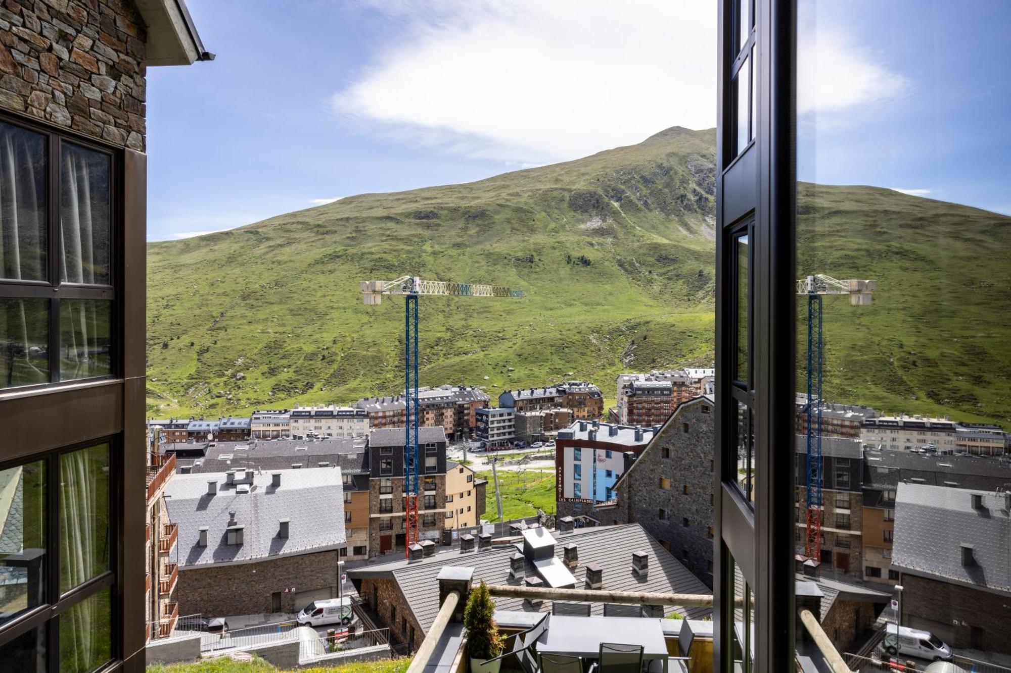 Increibles Vistas A Las Montanas En El Pas De La Casa - Parking - Wifi - Ski In Ski Out L By Bonesvacances Bagian luar foto